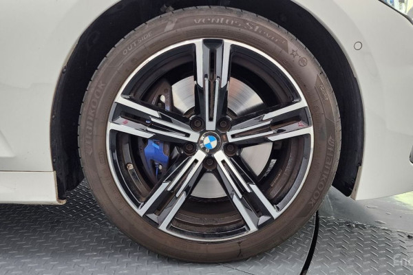 2023 BMW 3 серии с пробегом 8 672 км