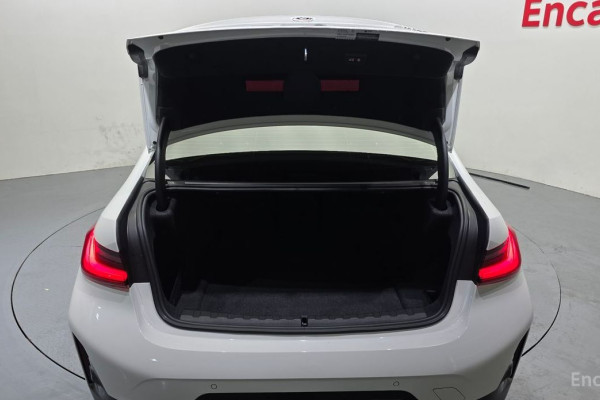 2023 BMW 3 серии с пробегом 32 784 км