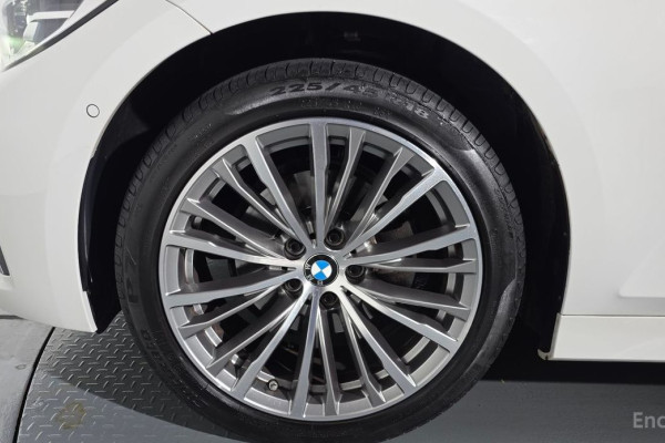 2022 BMW 3 серии с пробегом 65 312 км