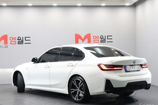 2023 BMW 3 серии с пробегом 23 936 км