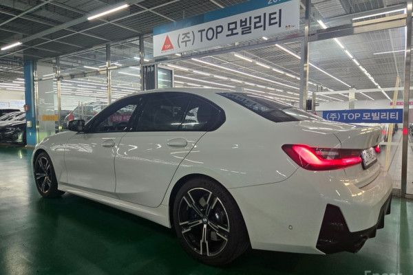 2023 BMW 3 серии с пробегом 12 906 км