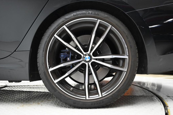 2022 BMW 3 серии с пробегом 32 064 км