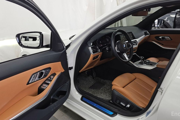 2022 BMW 3 серии с пробегом 20 496 км