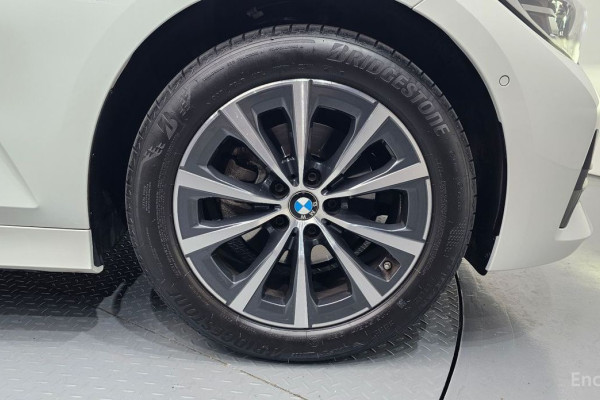 2021 BMW 3 серии с пробегом 24 681 км