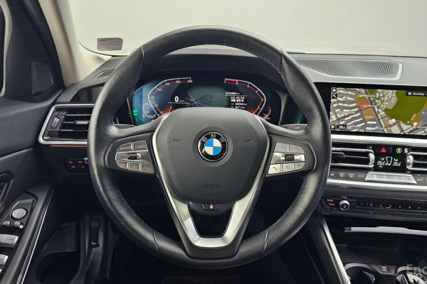 2021 BMW 3 серии с пробегом 24 681 км