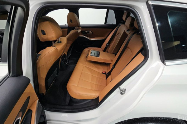 2023 BMW 3 серии с пробегом 33 920 км