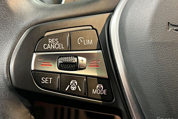 2023 BMW 3 серии с пробегом 13 097 км