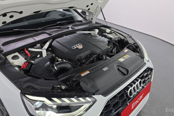 2022 Audi A4 с пробегом 44 291 км