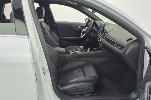 2022 Audi A4 с пробегом 44 291 км