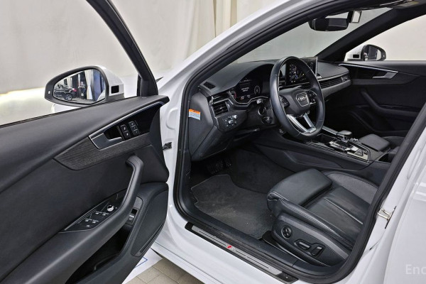 2022 Audi A4 с пробегом 40 780 км