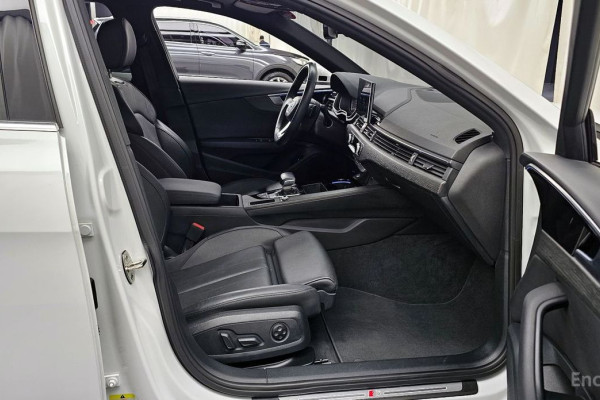 2022 Audi A4 с пробегом 40 780 км