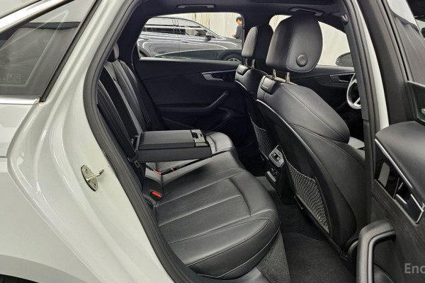 2022 Audi A4 с пробегом 40 780 км