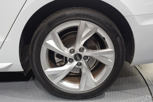 2022 Audi A4 с пробегом 34 944 км