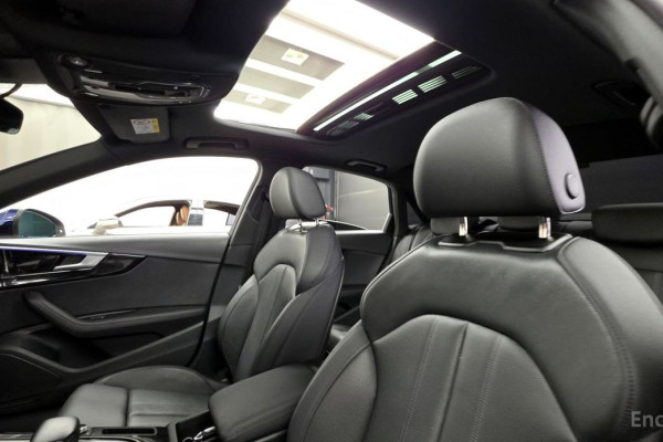 2022 Audi A4 с пробегом 75 082 км