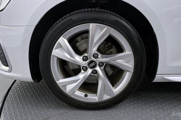 2021 Audi A4 с пробегом 65 469 км