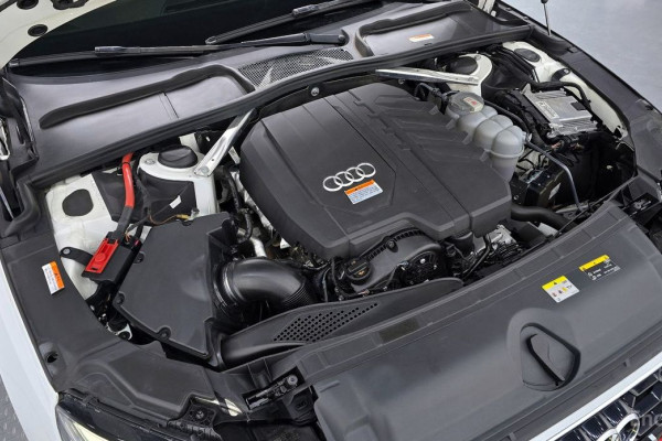 2021 Audi A4 с пробегом 65 469 км