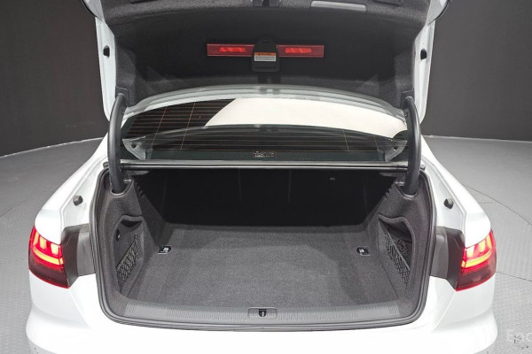 2022 Audi A4 с пробегом 34 944 км