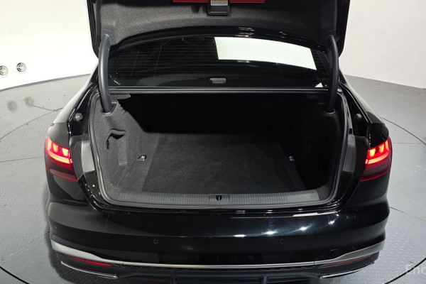 2021 Audi A4 с пробегом 33 690 км