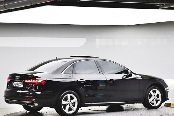 2021 Audi A4 с пробегом 28 447 км
