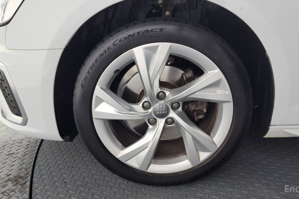 2021 Audi A4 с пробегом 65 621 км