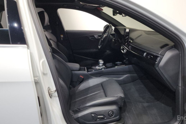 2021 Audi A4 с пробегом 65 621 км