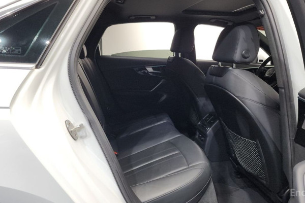 2021 Audi A4 с пробегом 65 621 км