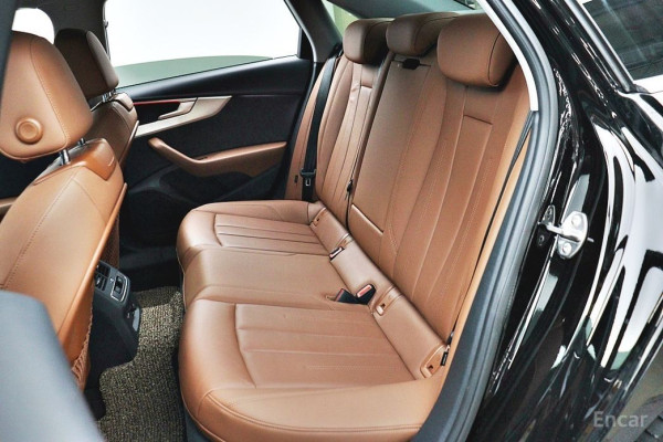 2021 Audi A4 с пробегом 28 447 км