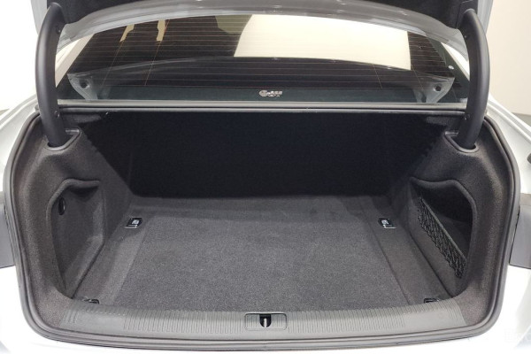 2021 Audi A4 с пробегом 65 621 км