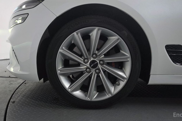 2023 Genesis G70 с пробегом 49 296 км