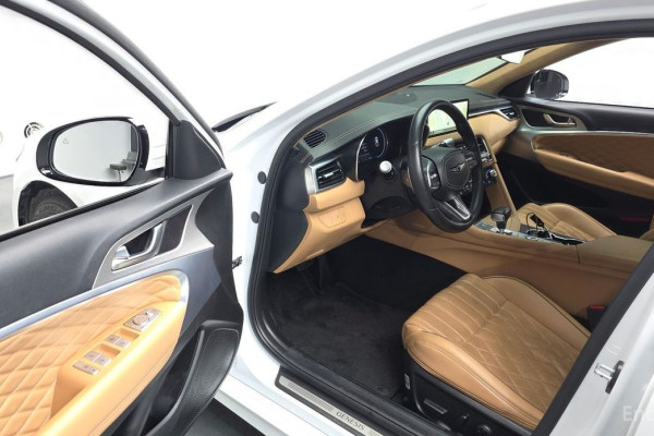 2023 Genesis G70 с пробегом 49 296 км