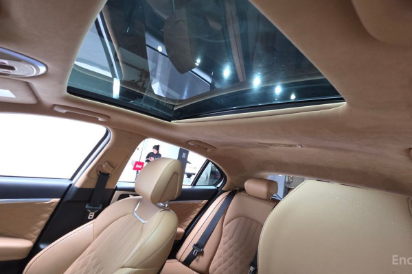 2023 Genesis G70 с пробегом 49 296 км