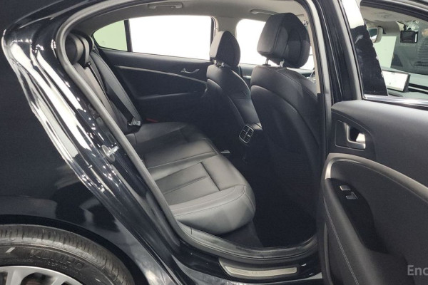 2022 Genesis G70 с пробегом 84 233 км