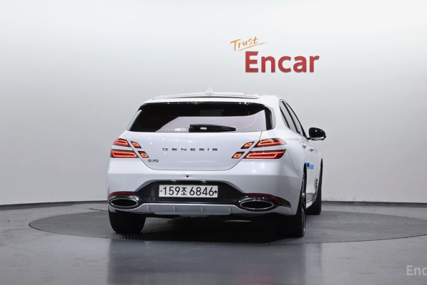 2022 Genesis G70 с пробегом 33 539 км