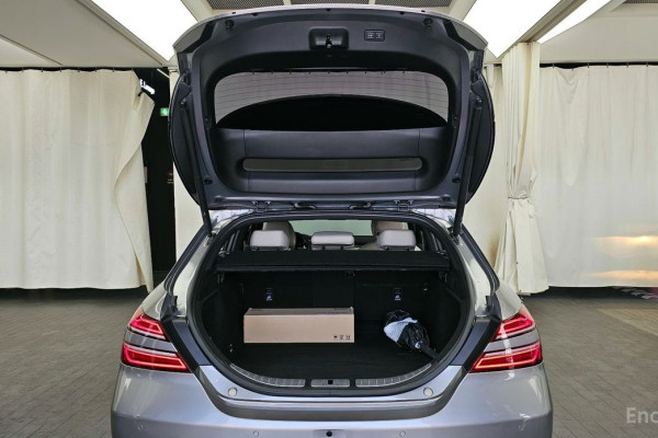 2022 Genesis G70 с пробегом 17 582 км