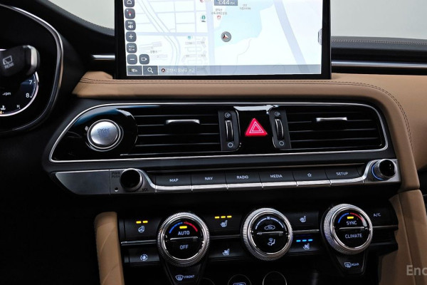 2022 Genesis G70 с пробегом 17 048 км