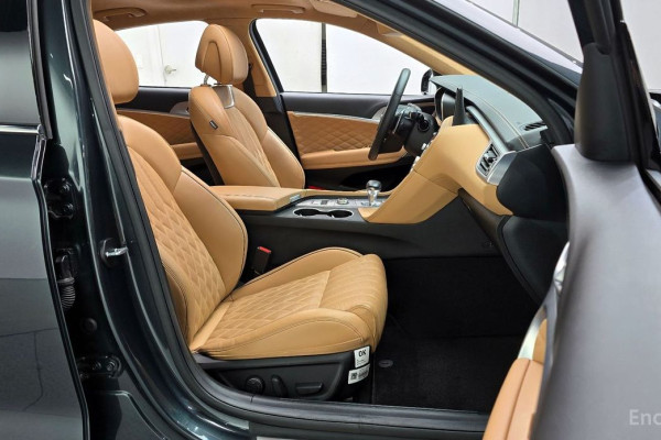 2022 Genesis G70 с пробегом 25 299 км