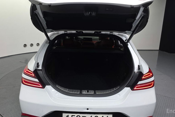 2022 Genesis G70 с пробегом 33 539 км