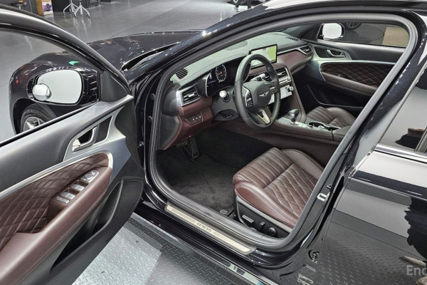 2023 Genesis G70 с пробегом 30 382 км