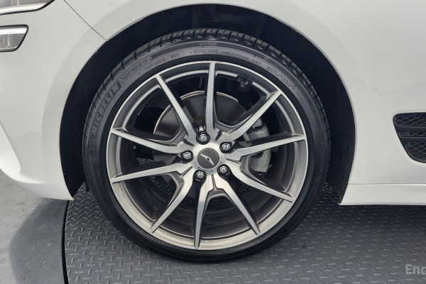 2022 Genesis G70 с пробегом 11 698 км