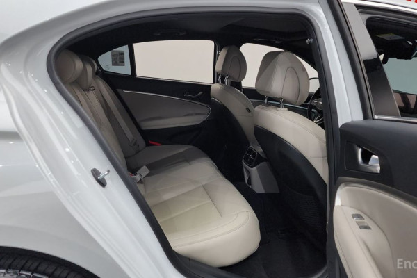 2022 Genesis G70 с пробегом 11 698 км