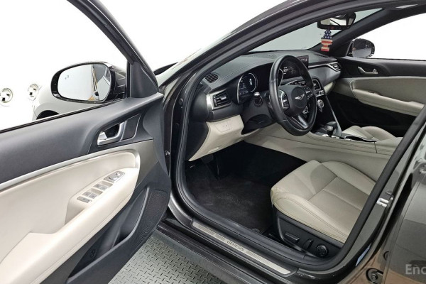 2022 Genesis G70 с пробегом 136 298 км