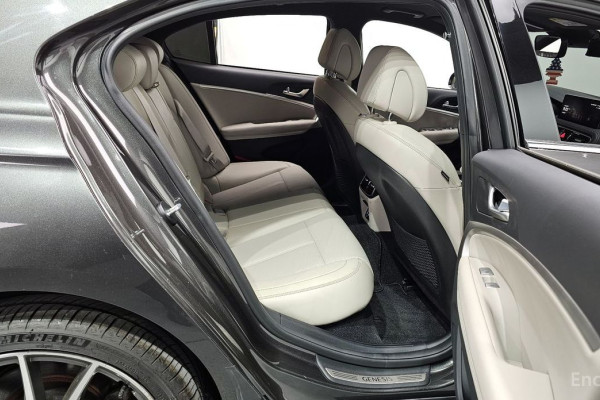 2022 Genesis G70 с пробегом 136 298 км