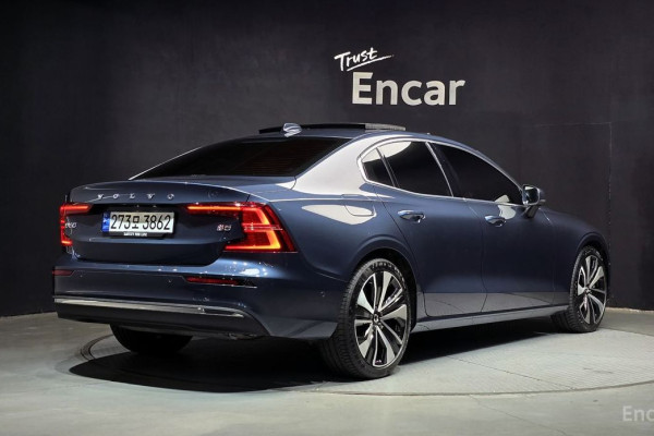 2023 Volvo S60 с пробегом 23 545 км