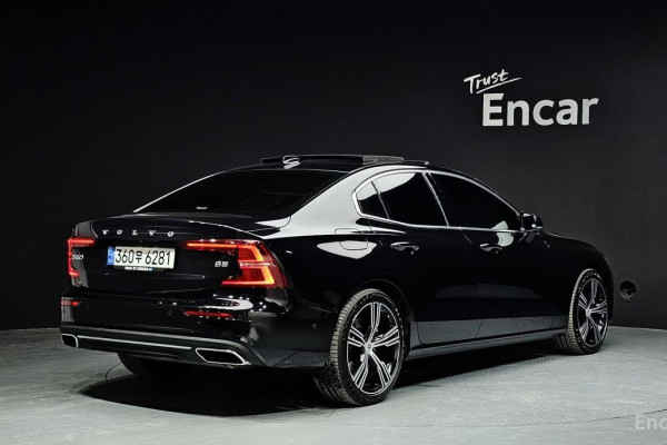 2022 Volvo S60 с пробегом 52 358 км