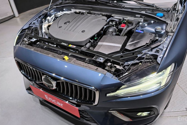 2023 Volvo S60 с пробегом 23 545 км