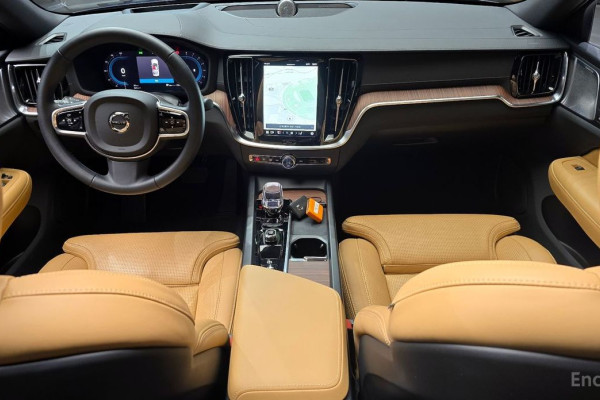 2023 Volvo S60 с пробегом 23 545 км