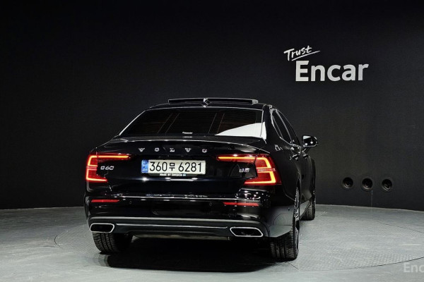 2022 Volvo S60 с пробегом 52 358 км