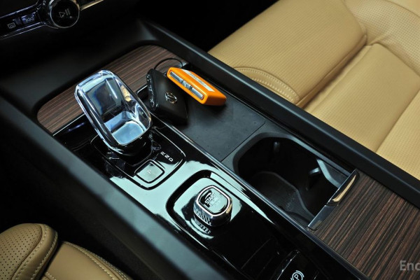 2023 Volvo S60 с пробегом 23 545 км