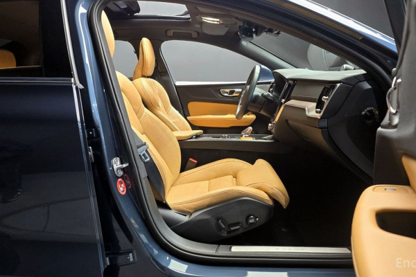 2023 Volvo S60 с пробегом 23 545 км