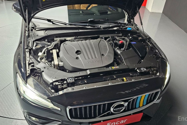 2022 Volvo S60 с пробегом 52 358 км